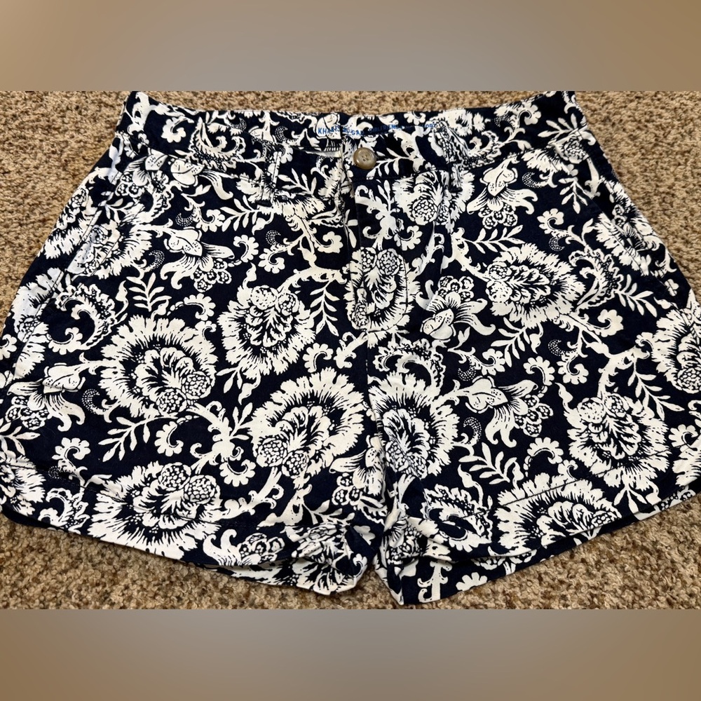GAP Black White Girlfriend Floral Shorts Womens Size 6